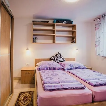 Appartamento Apartments With Hot Tub Umag - 25324