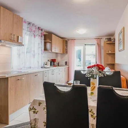 Apartments With Hot Tub Umag - 25324 Appartamento
